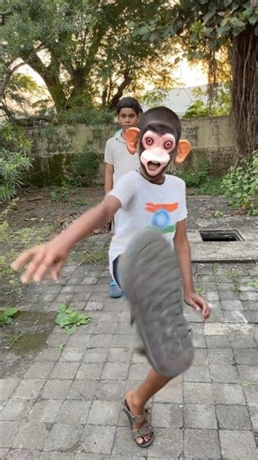 Introducing the "VitaWear SmartBand," a next-generation wearable gadget🎉