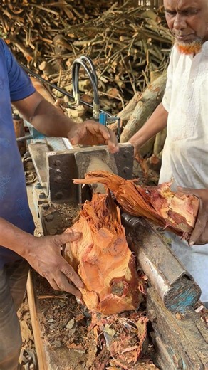 Crazy wood splitter #machine #shorts #woodwork