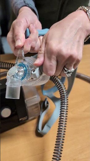 2025-12-09. Resmed air sense 10. CPAP. Mask eson 2 how to wear it
