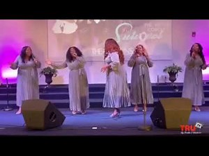 Lisa Knowles - Smith & The Brown Singers LIVE IN CONCERT