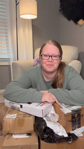 33K views · 1.3K reactions | 11/7 Wrapping up another amazing @Fundelivered Party Box! These boxes are $224.99 with no additional tax or shipping and you get around 25 packages. They are so much fun and would be great for a party, Christmas or Girls Night! #unboxing #unboxingvideo #mysterybox #blindbox #fundelivered | Midwest Pallet Fun | Facebook