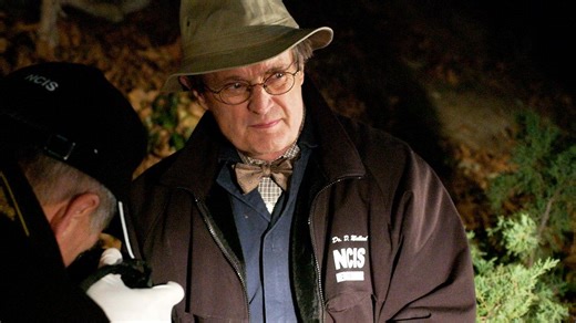 NCIS: Naval Criminal Investigative Service - Doppelgänger (S02E12) (2005) | ČSFD.cz