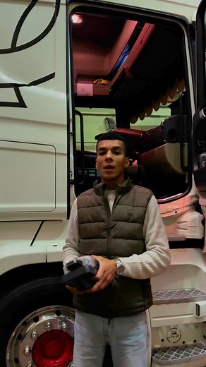 2.1K views · 669 reactions | Reprogramando un camión por madrid !! #volvo#volvotruck#fh500#stage1#segovia#camion#transporte | SurElectrónica | Facebook