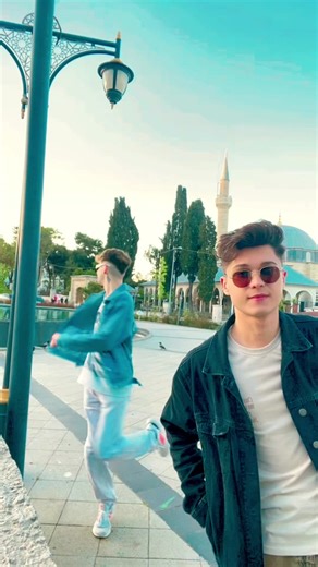 Renkli Sincaplar ve Hande Yener'in Şarkısı