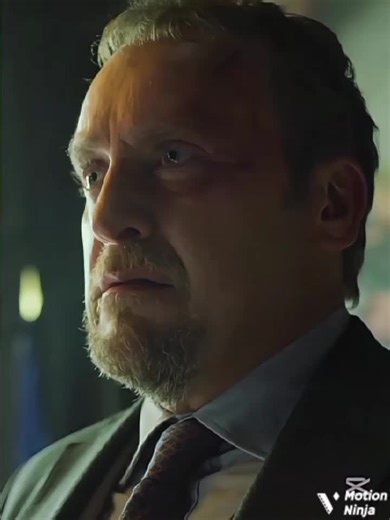 Tension in La Casa de Papel Scene: Professor's Role