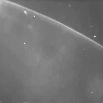 UFO caught by the Shuttle Mission STS-48 / Discovery (1991)