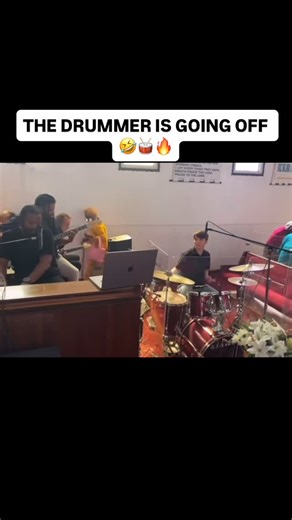 The Musicians Corner Official on Instagram: "HE IS SMACKING 🥁🥁🥁🔥🔥🔥🔥. #fyp #viral #trending #church #praisebreak #drummer"