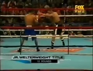 🗓 #OnThisDay – 13th January 2001 Zab “Super” Judah stopped Reggie Green with a 10th-round KO in Uncasville, Connecticut 🇺🇸 Judah showcased his trademark speed and sharp combinations to retain the IBF Junior Welterweight World Title, continuing his rise as one of boxing’s most explosive talents at 140 lbs. ⚡🥊 👑 World title retained 🌍 Uncasville, CT #Boxing #BoxingHistory #OnThisDay #ZabJudah #SuperJudah #IBF #JuniorWelterweight #WorldChampion | BTR Boxing Podcast Network