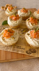 “MINI CHEESECAKE SALATE”: un antipasto senza cottura elegante, semplice e buonissimo, che vi salverà durante le festività! Che ne dite di provarlo? #ricettadelgiorno #natale2025 #ricette #midivertoacucinare #antipasti #senzacottura | Midivertoacucinare