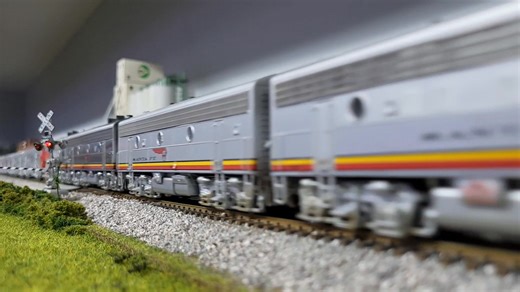 1.5K views · 85 reactions | Santa Fe's combined "Super Chief" and "El Capitan" rush thru Oxford. | Suncoast Model Railroad Club | Facebook