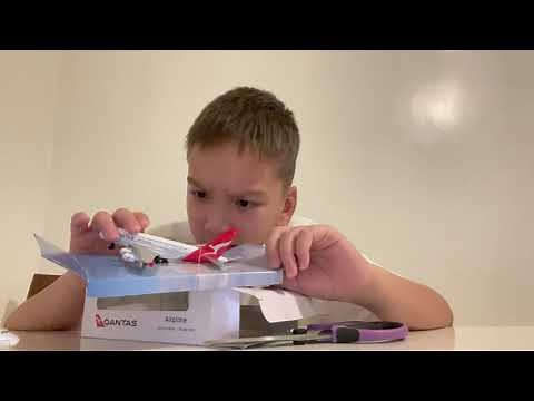 Qantas A380 unboxing