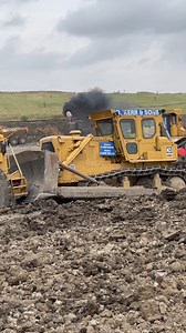 166K views · 1.6K reactions | Classic Cat scrapers still moving dirt as fast as any modern machines | Awesome Earthmovers | Facebook