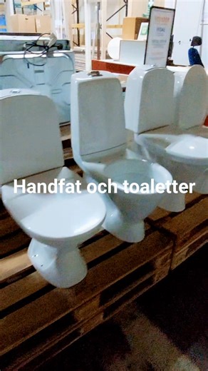 Toaletter, handfat olika typer och modeller, snålspolande, vanliga -moderna och äldre Toaletter mellan 600-1200kr. Handfat samtliga med blandare mellan 400 och 800. Det kan förekomma enstaka moderna eller anpassade för funktionshindrade som kan ha ett högre pris. Alla avkalkade, rengjorda/ångtvättade. Butiken har öppet tisdag-onsdag-torsdag, kl 13-18 Helgfria vardagar. Telefontid 07:30 - 16:00 --- 019 21 60 61 (när butiken är öppen kan det ta lång tid att svara eller när det är många telefonsamt