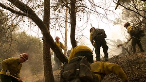 Crews make 'a lot of progress' in keeping fire from Oroville