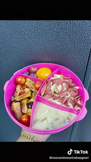 Microwaveable Divided Lunch Box - Tupperware Brand Products