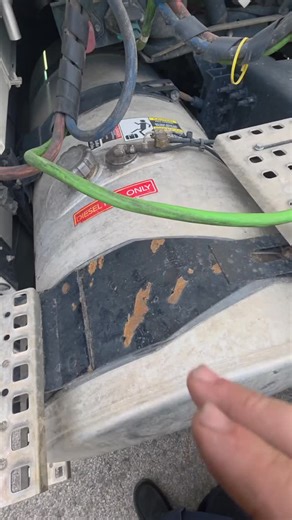 Veltrovate on Instagram: "Easiest way to narrow down a lighting issue between your truck, airlines, or trailer! #fyp #lighttester #electrial #fleetmaintenance #dieselmechanic"