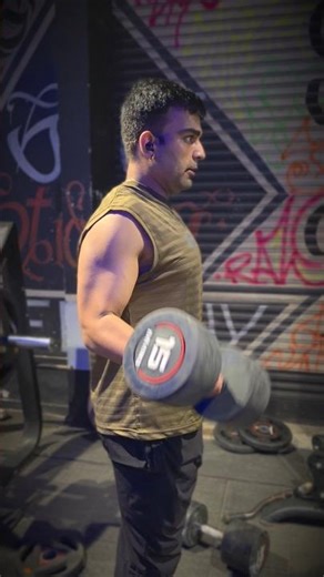 BICEPS WORKOUT: HAMMER CURLS