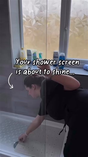 Make your shower screen look brand new with this quick tip! 🌿 🌿 All you need is hot soapy water, a squeegee, and a glass cloth. Start by applying the hot soapy water to your shower screen the heat helps loosen soap scum and water marks instantly. Then use a squeegee to pull the water down in smooth strokes, removing the grime without streaks. Finish by buffing the glass with a glass cloth and you’ll get that clear, shiny, brandnew look in seconds. We recommend the Glass Minky cloths 🌟 | EBcle