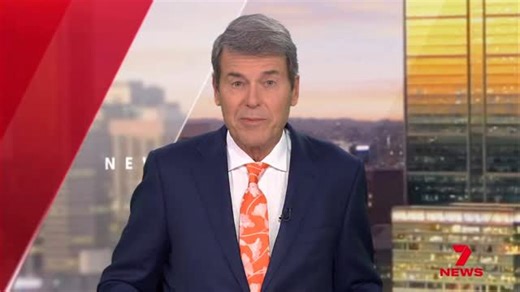 A huge lighting beam has come crashing down from the new Causeway footbridge. The $105 million bridge is now closed to pedestrians and cyclists. #7NEWS | 7NEWS Perth