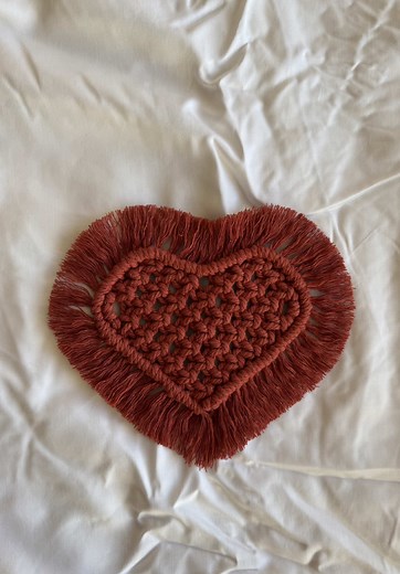 As I promised on my live, here’s the macrame coaster process 🩷perfect for a Valentine’s Day gift for your loved ones! 🎁 Join me for my daily live streams to see more macrame in action 🧶 #Macrame #HandmadeDecor #macramepattern #macrameidea #macrameknots #macramediy #diy #DIYMacrame #BohoDecor #macrametutorial #macramevalentinesgift #macramevalentinegift #macramevalentinesdaywalldecor #macramevalentineday #macramevaleninedaygiftsideas