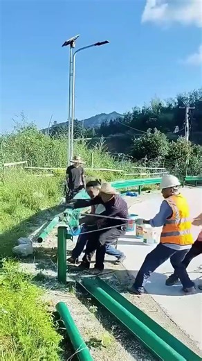 Simple but Impressive Process of Installing Highway Guardrails Together