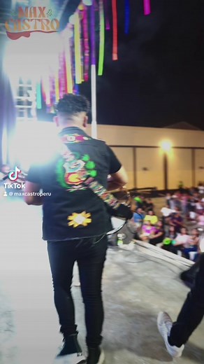 16K views · 179 reactions | ALEGRANDO CORAZONES . ￼⁨997 208 008⁩#maxcastroperu #maxcastroysubanda #MaxCastro #fypシ #fypシ゚viralシ2023fyp #carnaval2024 #peru #lima #concierto #musica #fypシ゚ #amor #peruanos Autor: Haydee Raymundo | Max Castro | Facebook
