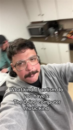 ronchyroach (@ronchyroach)’s videos with original sound - ronchyroach