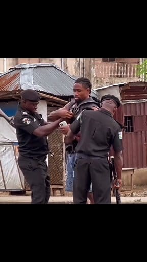 guess what happened 😂 #tundesdiary #contentcreatortips #construction #facebooktips #flying | Mrhero comedy 1