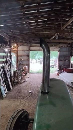 John Deere 4320 starting up