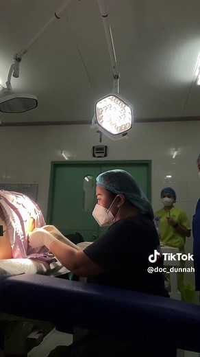 Subarachnoid Block/Spinal Neuraxial Anesthesia/Spinal Block for Surgeries involving lower abdomen and lower limbs. This video was taken and posted for educational purposes only with the patient's consent provided that no details about the hospital, the procedure, its date and time and any information that may lead to the identity of the patient be disclosed. #anesthesia #spinalanesthesia #anesthetist #anesthesiologist #medical #medicalstudent #nursingstudent #doctor #fyp