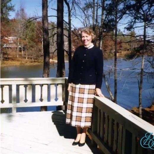 18K views · 579 reactions | ✨懶 The Elisabeth Elliot Podcast shares weekly talks from Elisabeth, her Gateway to Joy program, and reflections from those who knew her and have been shaped by her life and message.This clip is from the most recent episode. Listen wherever you get your podcasts | Elisabeth Elliot | Facebook