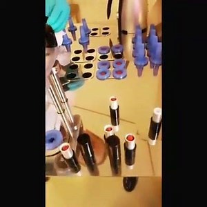 Do you wanna know how makeup is made?? Come with me to a visit to the lab of Corrective Cosmetics and see everything live on Snapchat "glamourmakeupnl" 󾆮 Tag friends who would like to know as well 󾰗 ¿Quieres saber cómo se hace el maquillaje? Acompáñame en esta visita a la fábrica de Corrective Cosmetics y ve todo el proceso en vivo en Snapchat "glamourmakeupnl" 󾆮 Menciona a tus amigas que quieran ver también este proceso 󾰗 #makeuplab #makeup #makeuptraining | Glamour International Academy