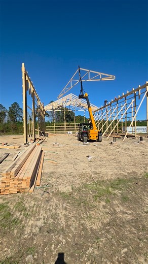 80K views · 271 reactions | Putting the #jcb 505 to work today setting 40' trusses on this #barndominium build in Center cross Virginia. #nnkpbs #northernneckpolebuildings #barnuminum #barndominiumliving #postframeconstruction #barndominium #custombuilds #barndo #barndominiums | Northern Neck Pole Buildings LLC | Facebook