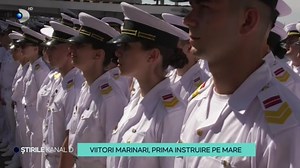 56K views · 801 reactions | Au fost emoții mari pentru viitorii marinari! Aproximativ 100 de studenți români și străini au plecat din portul Constanța la bordul navei „Bricul Mircea” într-un marș de instruire pe mare. Timp de o lună, tinerii vor învăța tainele marinăriei ca la carte. | ASTA-I ROMANIA | Facebook