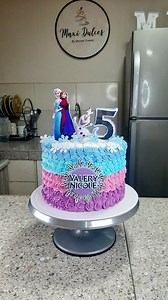 😉 Como hacer una torta alta paso a paso. 👩‍🍳 Aprende a hacer una torta alta y deliciosa paso a paso. Te enseñaré los secretos para un armado perfecto y un relleno irresistible. No te pierdas este video si quieres sorprender a todos con tus postres. #tortaalta #reposteria #recetasfaciles #bizcocho #naranja #tortasdecoradas #reposteriacasera #compotadefresas #maxidulcescaseros | Maxi Dulces - Repostería / Tortas y Cursos