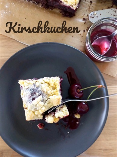 Schoko-Kirsch-Streuselkuchen Rezept – ultra schokoladig & knusprig