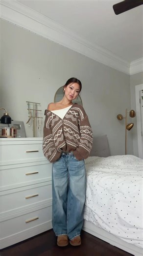 just spinning and twirling 😚 #schoolootd #ootd #outfitideas #outfitinspo #schooloutfit