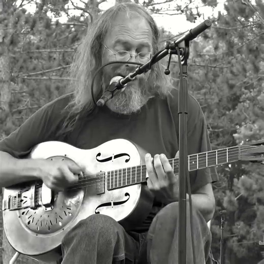 With his resonator and 12-string guitar, Charlie Parr channels decades of blues-infused tradition.