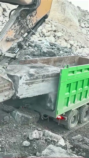 Stone Moving Big Project: Excavator and Truck Work in Harmony