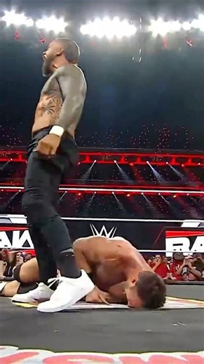 LESS THAN 2 WEEKS TIL SUMMERSLAM AND THE USOS AND FATU STAND TALL. 🫢👀 #WWERaw