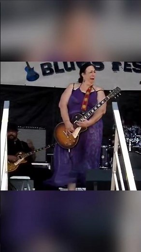 Joanna Connor queen of blues rock