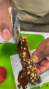 ICE CREAM TACOS 🍦 Waffle Cones Ice Cream of Choice Crackin’ Ice Cream Sauce Mixed Nuts Sprinkles Fill a pot with about an inch of water, bring to the boil and place a steamer basket on top, making sure not to touch the water. Take two squares of damp kitchen towels, press inside the waffle cones and place in the steamer basket. Add a lid and steam for 2 or 3 minutes. Unravel the cone, flatten and bend into taco shape. Cut ice cream into triangle shapes and place inside waffle cones. Freeze. Onc