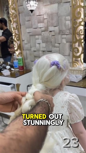 The hairstyle of this albino girl turned out stunningly beautiful… look how beautiful and fairytale-like she is. | Wonderful Time