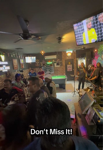 Diamond Live Band Performance at White House Sports Bar