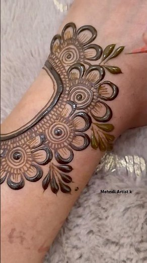 #shorts very Simple and easy back hand mehndi design 2026 #mehndiart #henna #mehndidesign #hennaart