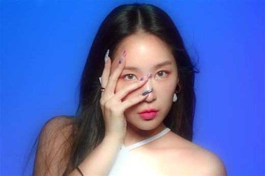 Watch: Soyou Returns With Alluring MV For "Business" Comeback Featuring BE'O | Soompi