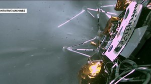 Private lunar lander sends back first pics from its moon landing