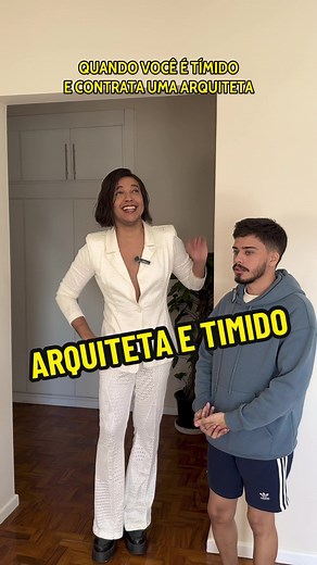 Timidez ao Contratar um Serviço: Humor e Comédia