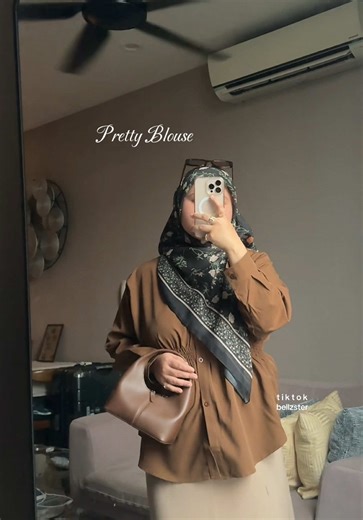 Perfect Blouse for Work: Stylish and Comfortable