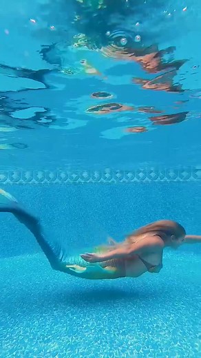 BEAST MODE 🧜🏼‍♀️ #mermaid #beastmode #underwater #transformation